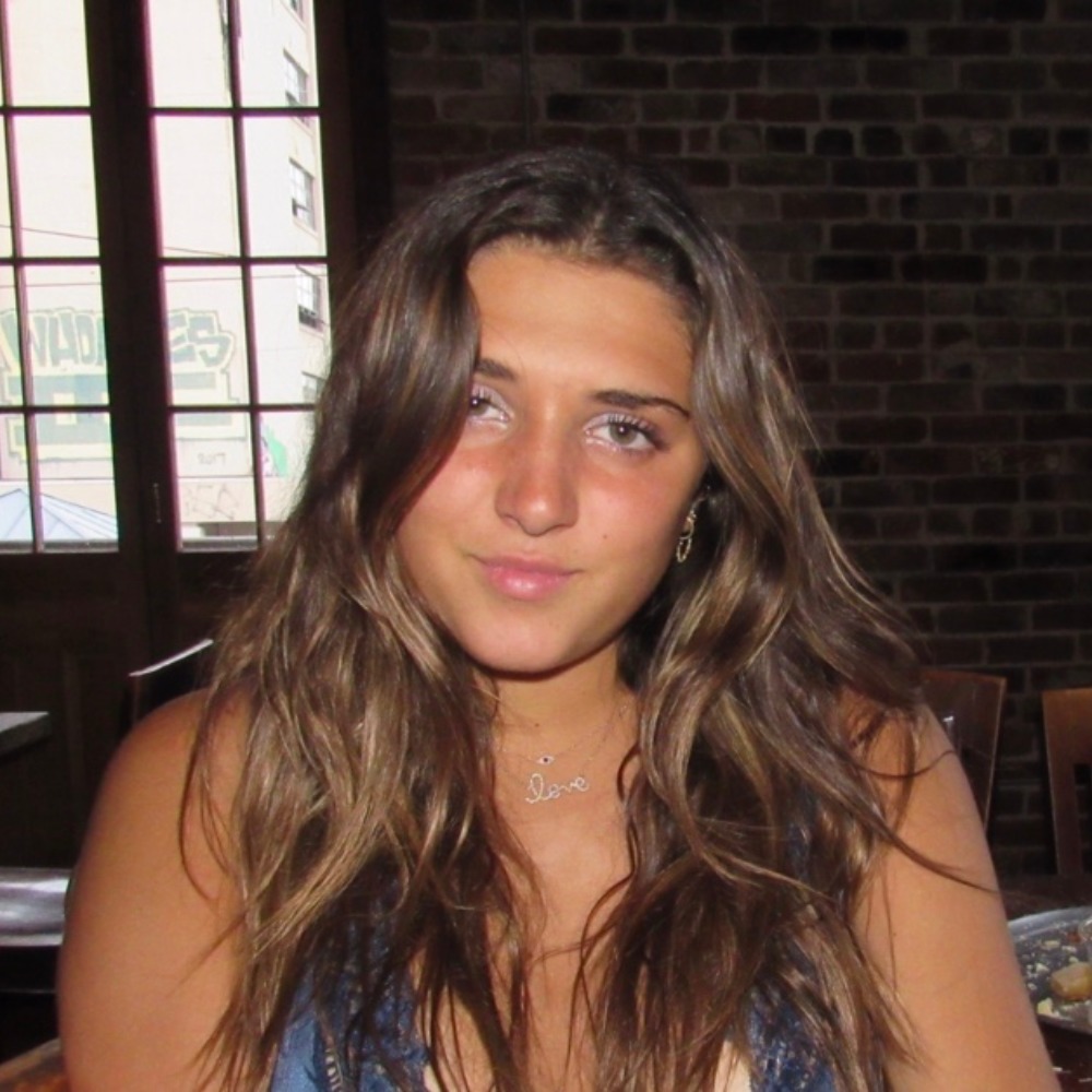 Meet your Posher, Caroline